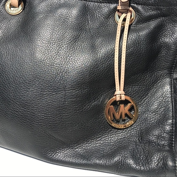 Michael Kors purse black logo fob leather - Picture 6 of 8